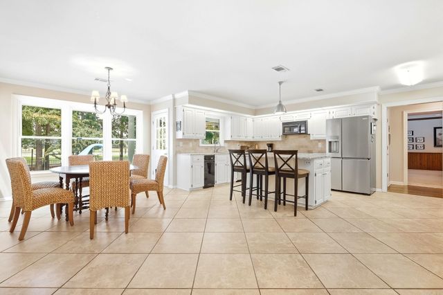 19 Club Manor Drive, Maumelle, AR 72113