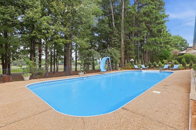 19 Club Manor Drive, Maumelle, AR 72113