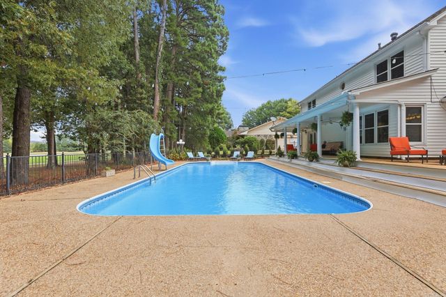 19 Club Manor Drive, Maumelle, AR 72113