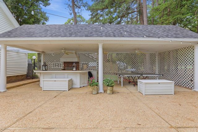 19 Club Manor Drive, Maumelle, AR 72113