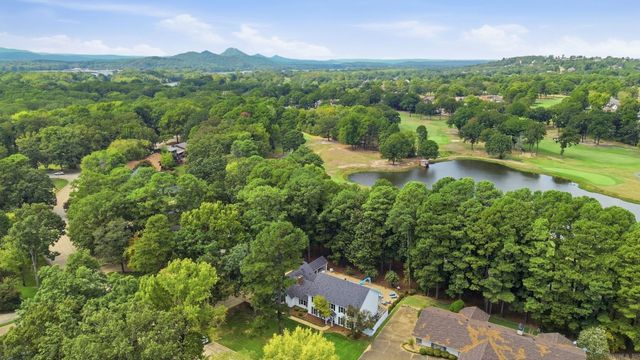 19 Club Manor Drive, Maumelle, AR 72113