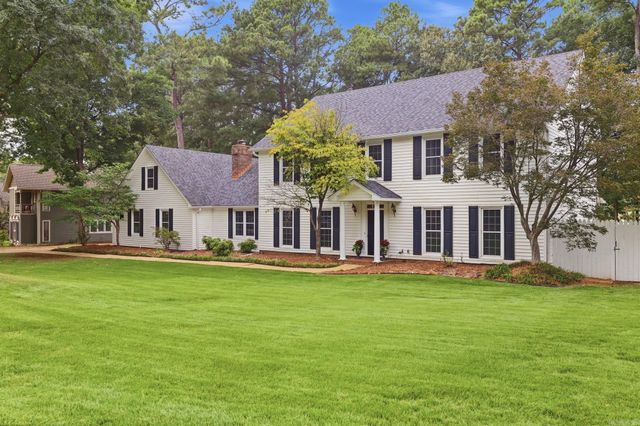 19 Club Manor Drive, Maumelle, AR 72113