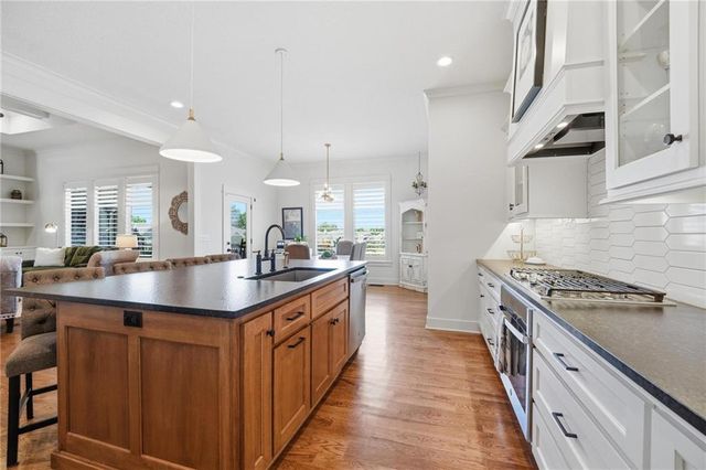 11584 S Roundtree Street, Olathe, KS 66061