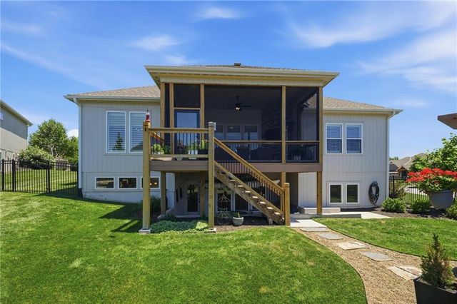 11584 S Roundtree Street, Olathe, KS 66061