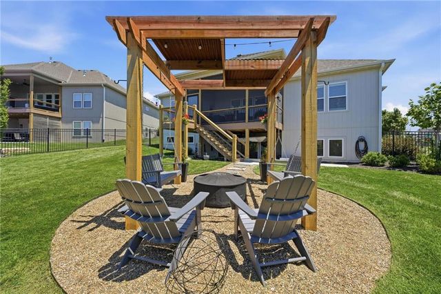 11584 S Roundtree Street, Olathe, KS 66061