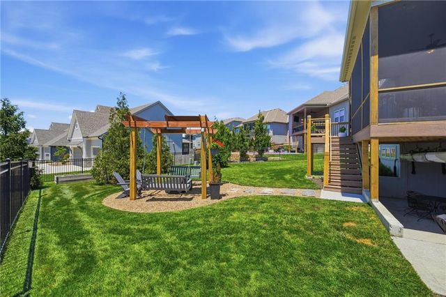 11584 S Roundtree Street, Olathe, KS 66061