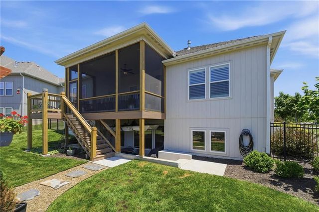 11584 S Roundtree Street, Olathe, KS 66061