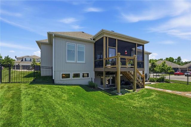 11584 S Roundtree Street, Olathe, KS 66061