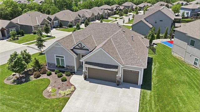 11584 S Roundtree Street, Olathe, KS 66061