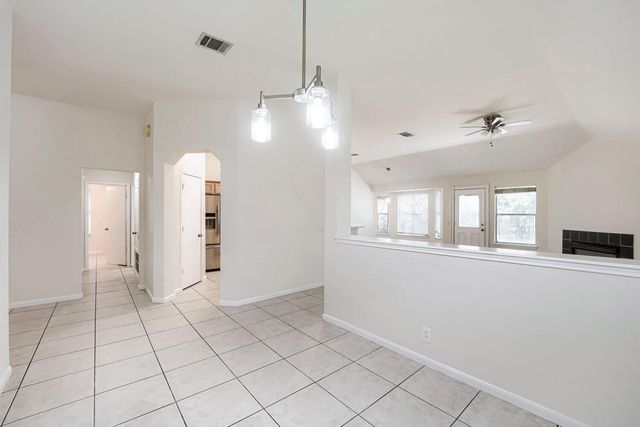 409 Willowbrook DR, Hutto, TX 78634