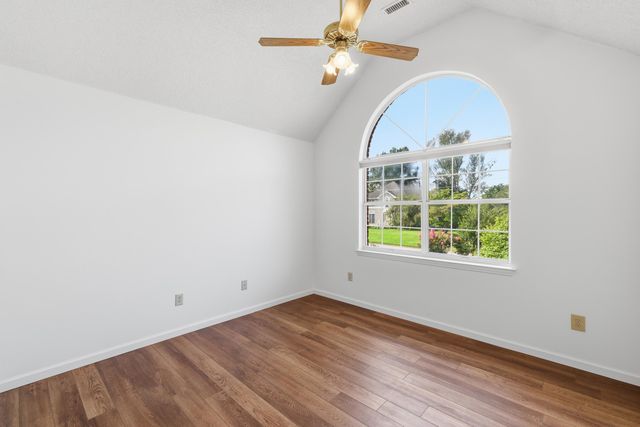 6713 Harvest Run Drive, Harrison, TN 37341