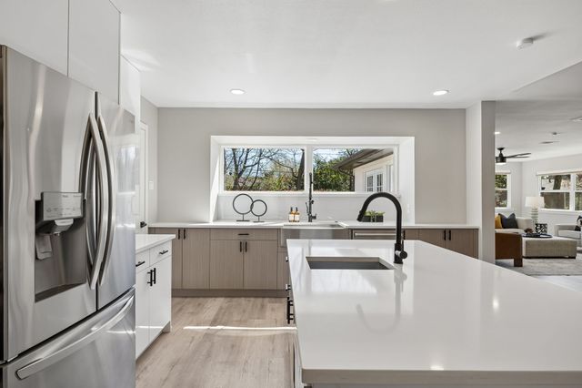 9918 Ila Drive, Dallas, TX 75220