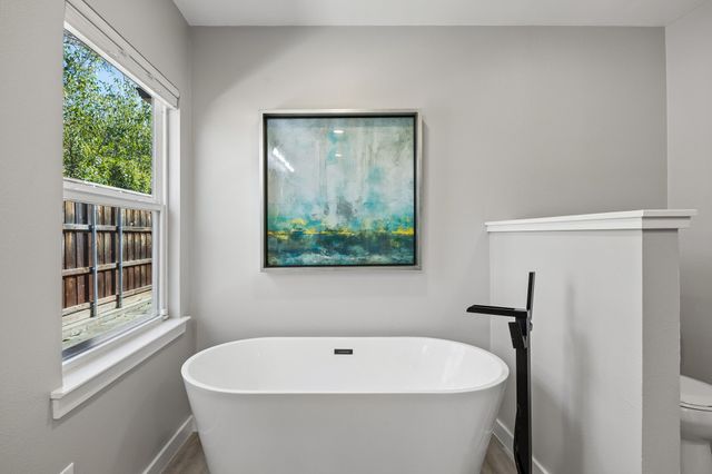 9918 Ila Drive, Dallas, TX 75220