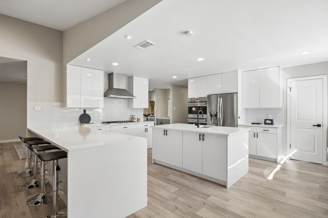 9918 Ila Drive, Dallas, TX 75220