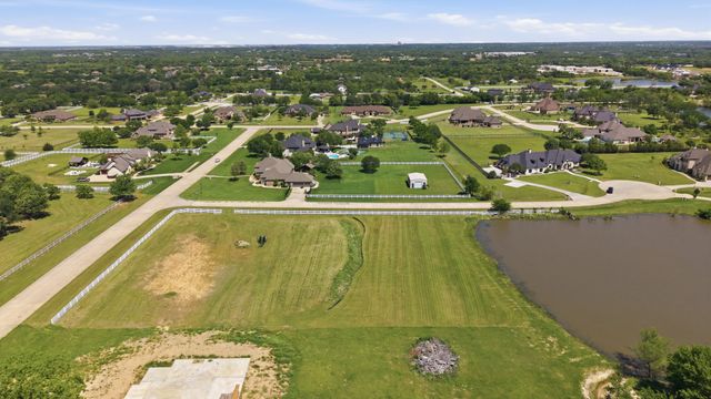 900 Show Master Court, Bartonville, TX 76226
