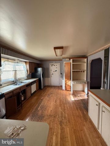 9006 TRUBADOR DR, Clinton, MD 20735