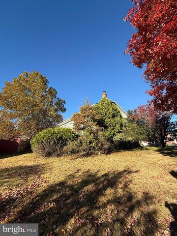 9006 TRUBADOR DR, Clinton, MD 20735