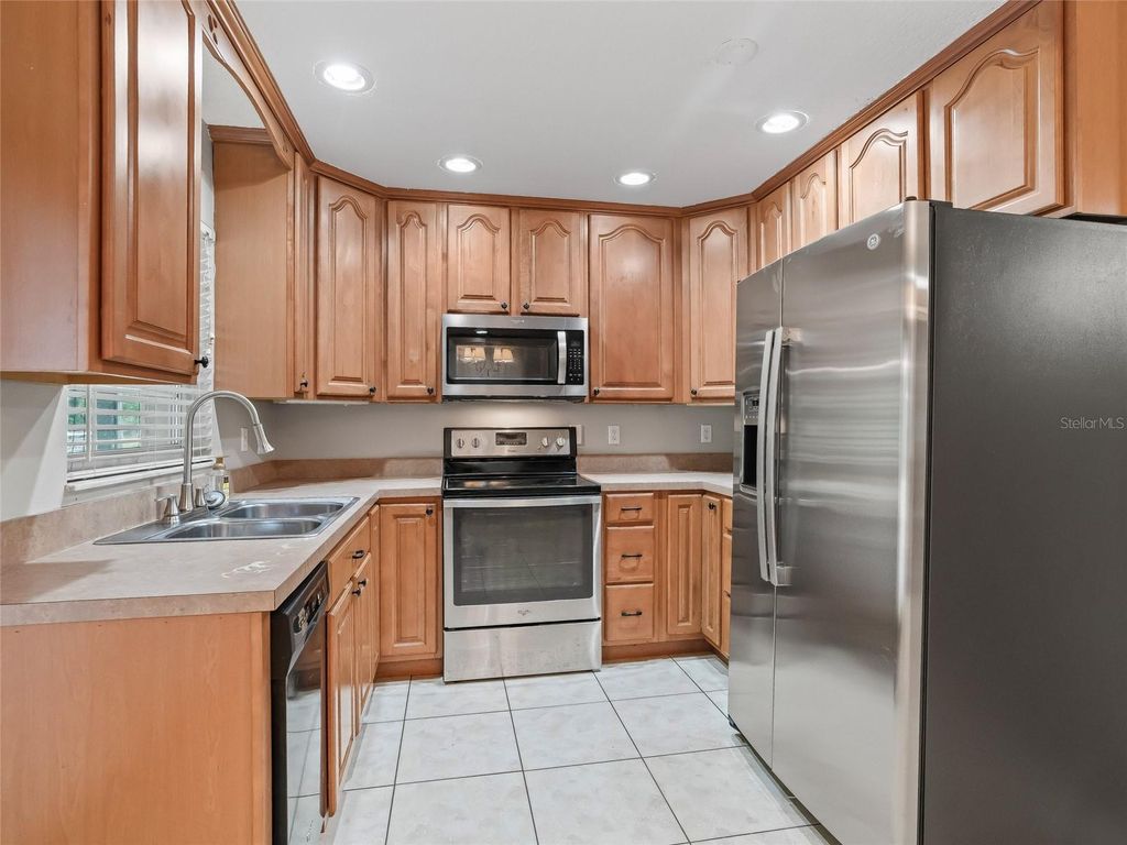 Image 11 of property listing at 8234 S US 301, Bushnell, FL 33513