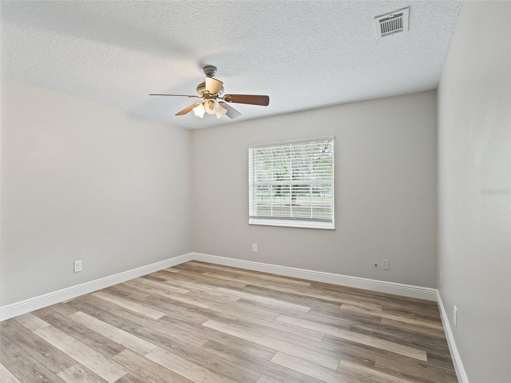 Image 27 of property listing at 8234 S US 301, Bushnell, FL 33513