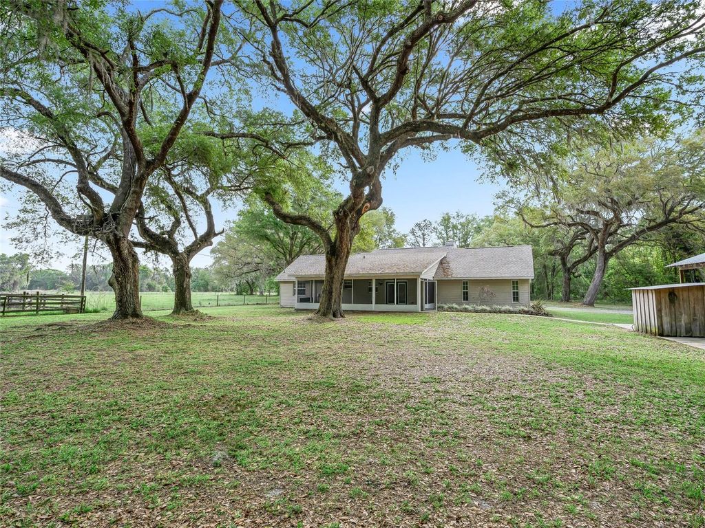 Image 36 of property listing at 8234 S US 301, Bushnell, FL 33513