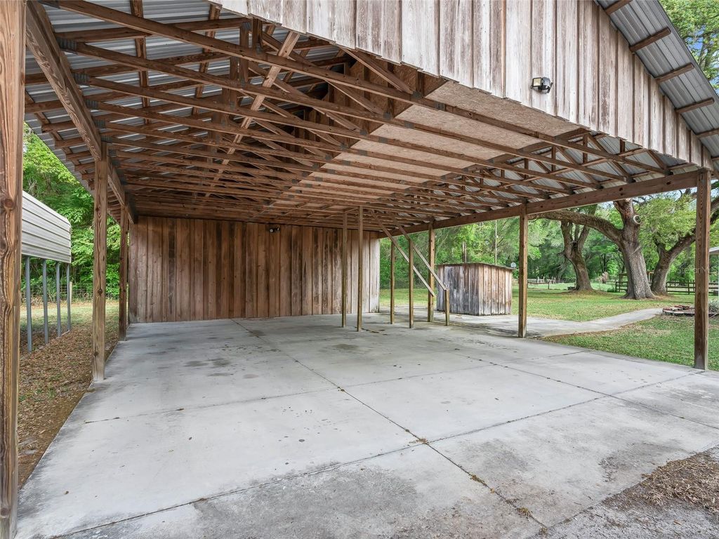 Image 39 of property listing at 8234 S US 301, Bushnell, FL 33513