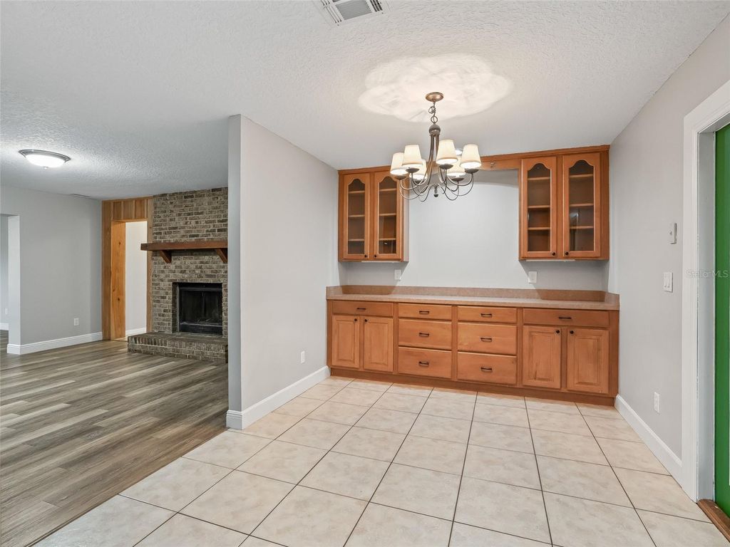 Image 10 of property listing at 8234 S US 301, Bushnell, FL 33513