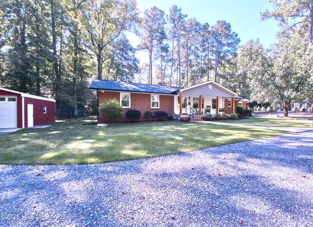 508 S Glenwood Trail, Southern Pines, NC 28387