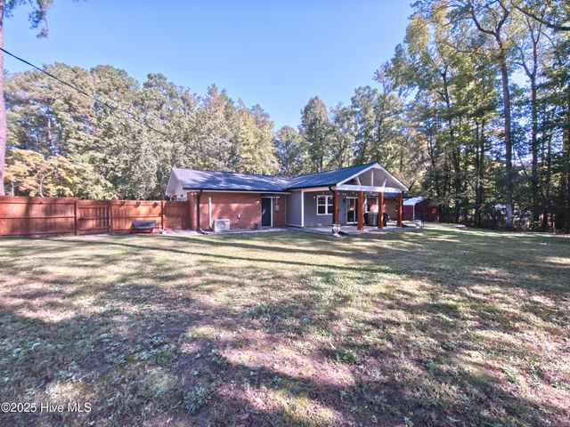 508 S Glenwood Trail, Southern Pines, NC 28387