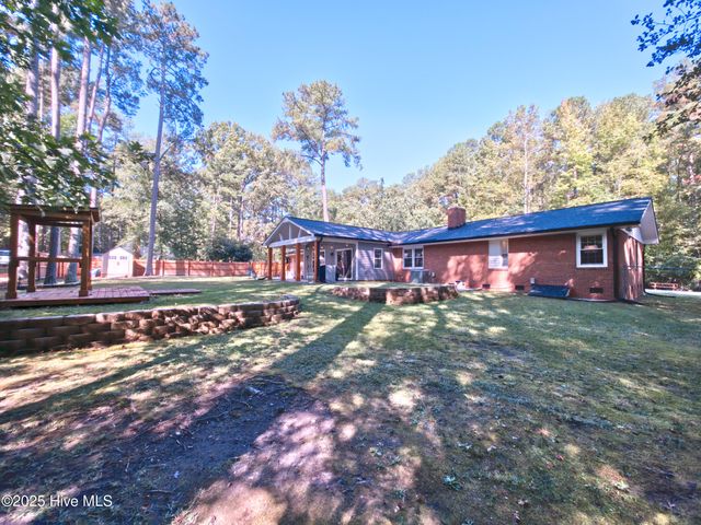 508 S Glenwood Trail, Southern Pines, NC 28387