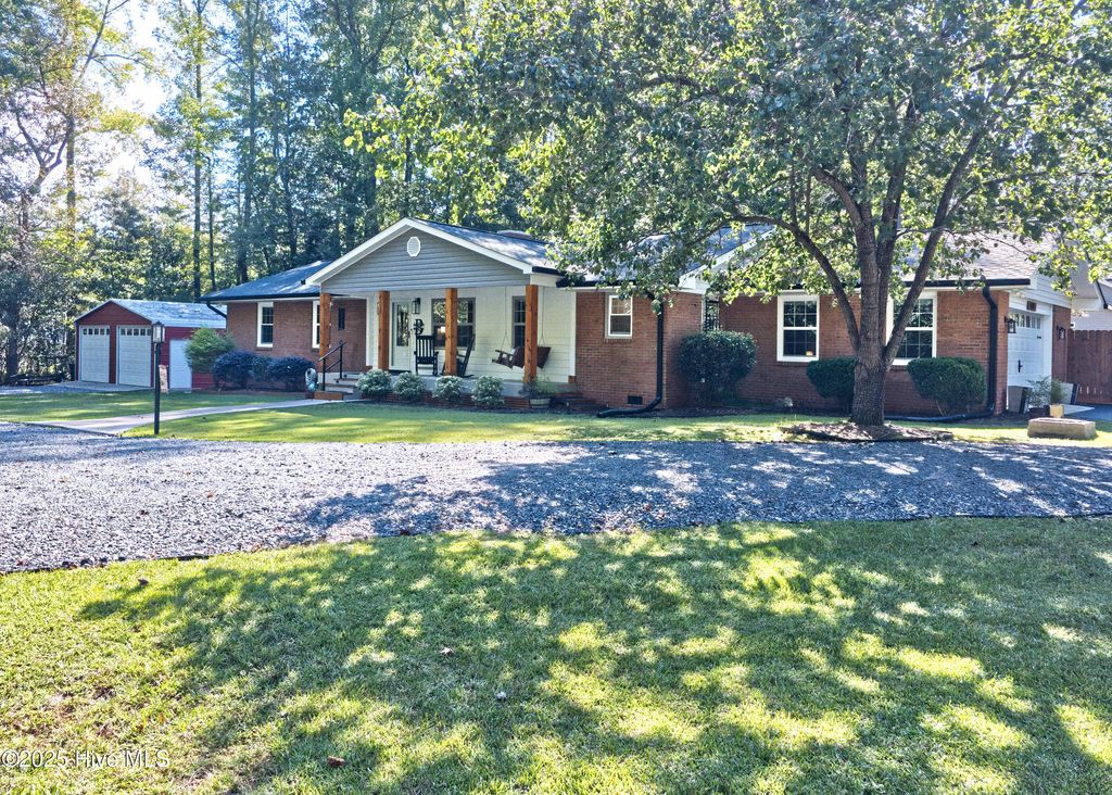 508 S Glenwood Trail, Southern Pines, NC 28387