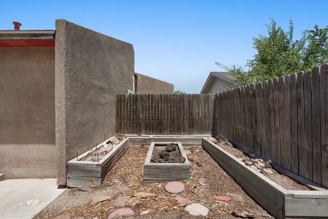 444 Wagon Train Drive SE, Rio Rancho, NM 87124