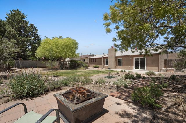 444 Wagon Train Drive SE, Rio Rancho, NM 87124