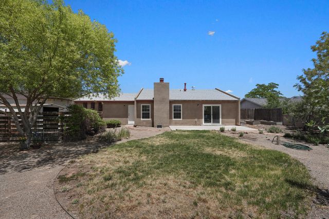 444 Wagon Train Drive SE, Rio Rancho, NM 87124