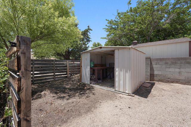 444 Wagon Train Drive SE, Rio Rancho, NM 87124
