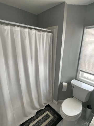 1804 N Charles Street, Saginaw, MI 48602
