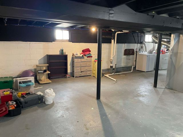 1804 N Charles Street, Saginaw, MI 48602