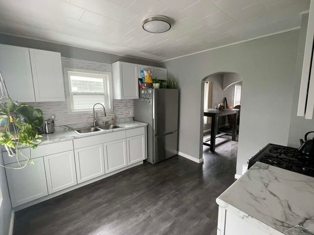1804 N Charles Street, Saginaw, MI 48602