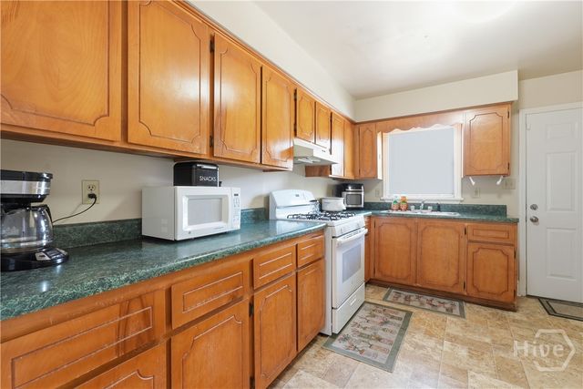 512 E Duffy Street, Savannah, GA 31401