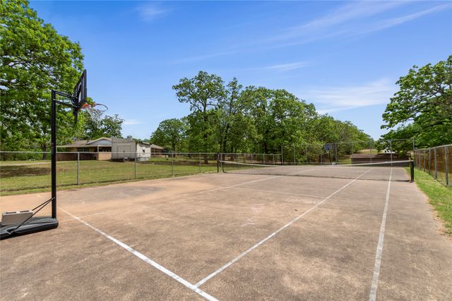 5706 Point Lavista, Malakoff, TX 75148
