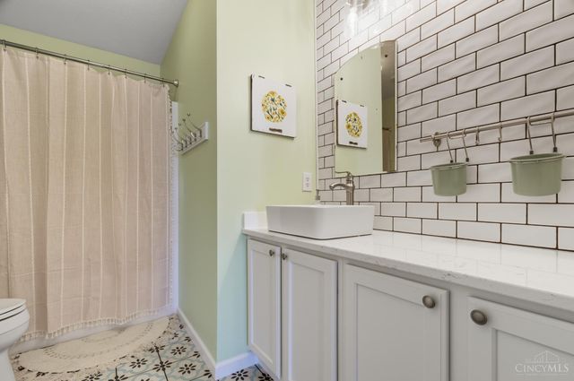 8199 Vadith Court, West Chester, OH 45069