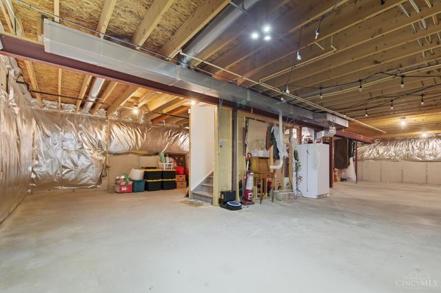 8199 Vadith Court, West Chester, OH 45069