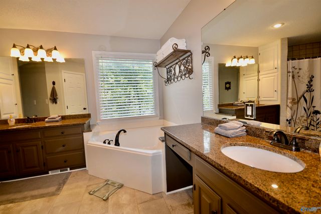 120 Arbery Drive NW, Huntsville, AL 35806