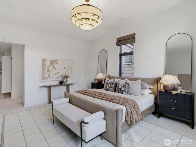 719 99th Avenue NE, Bellevue, WA 98004