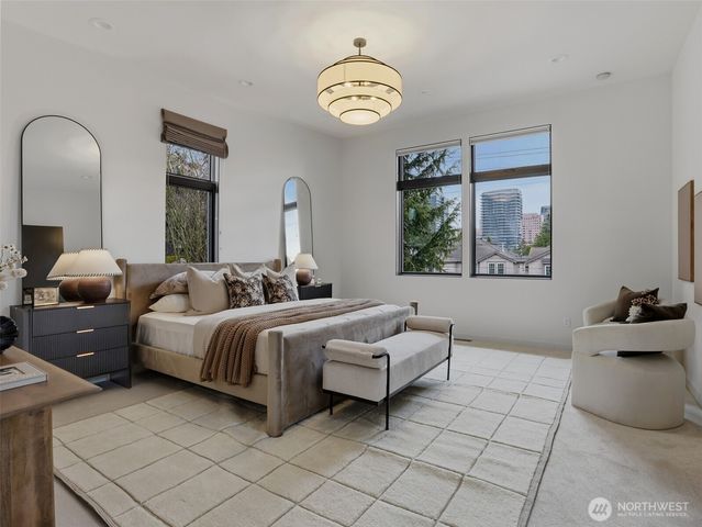 719 99th Avenue NE, Bellevue, WA 98004