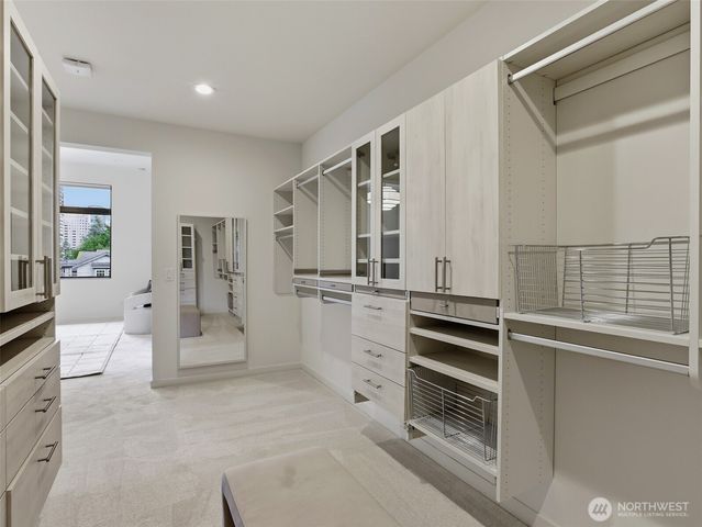 719 99th Avenue NE, Bellevue, WA 98004