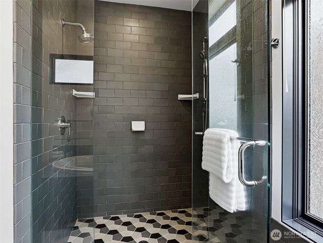 719 99th Avenue NE, Bellevue, WA 98004