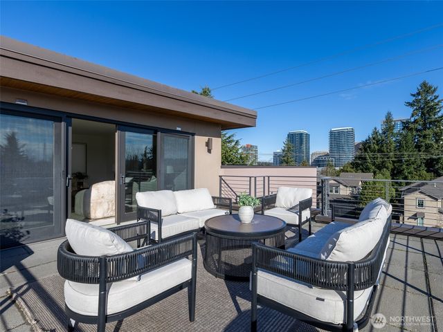 719 99th Avenue NE, Bellevue, WA 98004