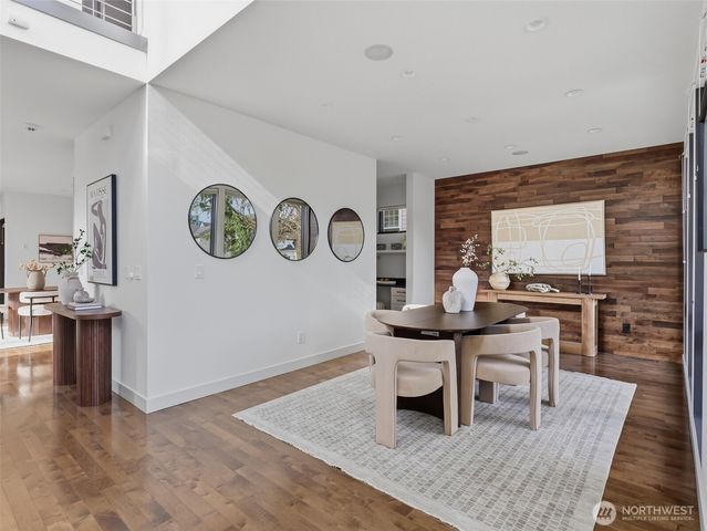 719 99th Avenue NE, Bellevue, WA 98004