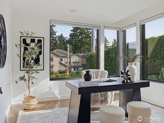 719 99th Avenue NE, Bellevue, WA 98004