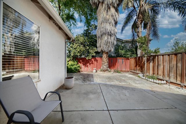 471 Pombo Square Dr, Tracy, CA 95376